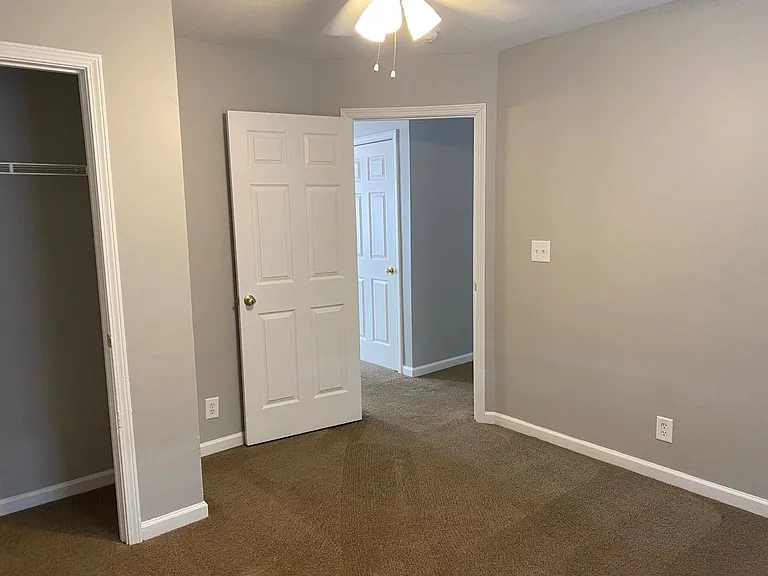 944 Kingsbury Dr — Photo 11