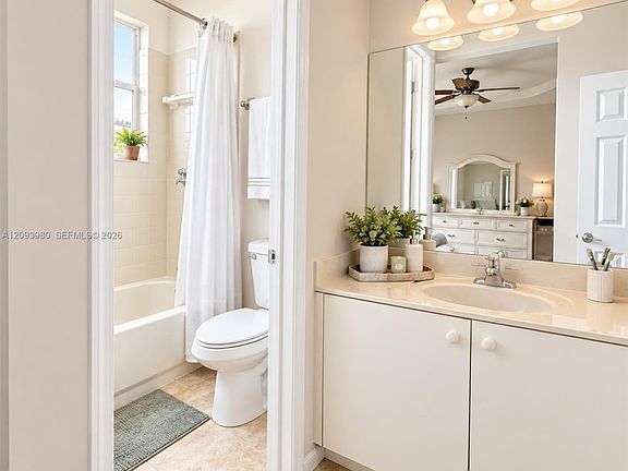 4th image of 4205 NE 22nd Dr