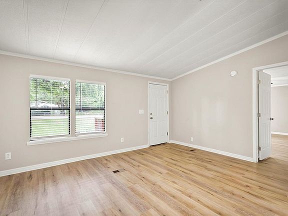 4th image of 1642 Hammond Blvd