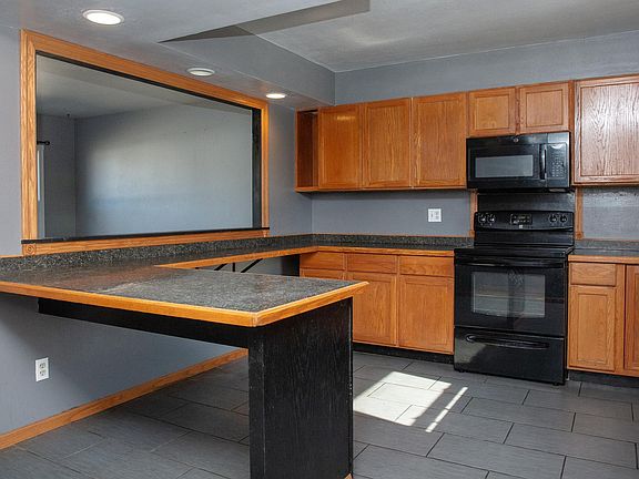 5th image of 1673 Oakwood Dr