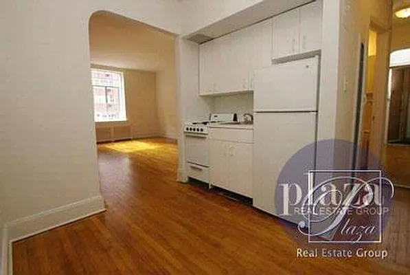Rented by Plaza Real Estate Group | media 28