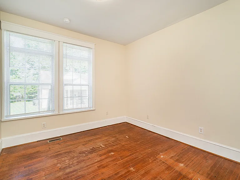 1219 Grace Ave #2 — Photo 13