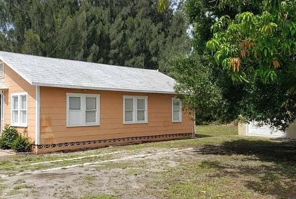 2nd image of 2919 Evans Ave