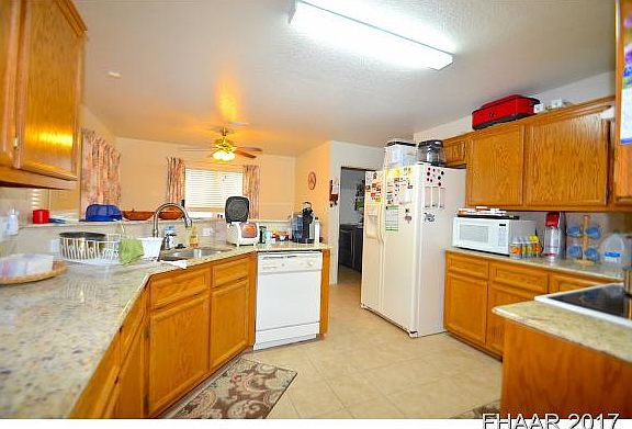 2nd image of 2902 Curtis Dr
