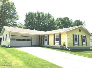 1632 Southampton Dr SE, Grand Rapids, MI 49508