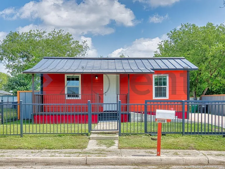 1411 Sanco St — Photo 2