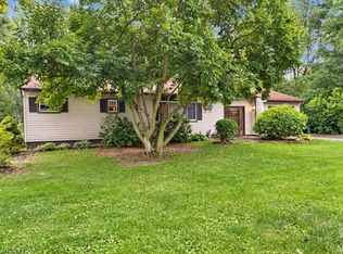 10208 Johnnycake Ridge Rd, Painesville, OH 44077