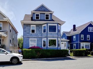 3 Gardiner St APT 1, Newport, RI 02840
