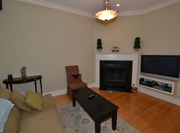 5th image of 3444 N Hoyne Ave #1