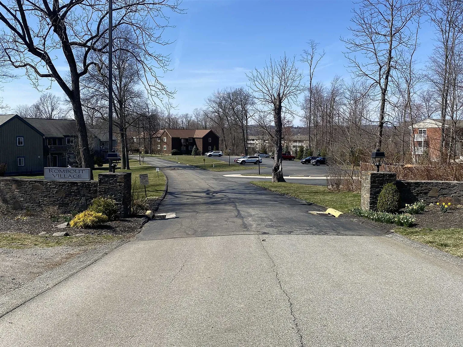 88 Sterling St photo 1