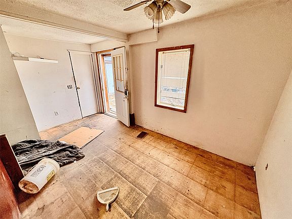 3rd image of 12 Fuller Rd