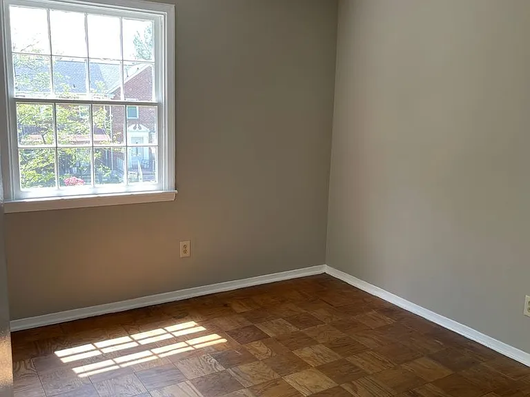 1504 Upshire Rd — Photo 4