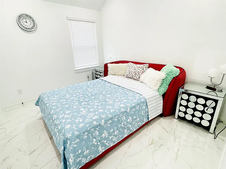27039 Flower Isle Ln — Photo 15