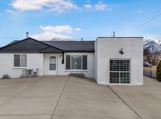 5769 S Hillside Dr, Murray, UT 84107