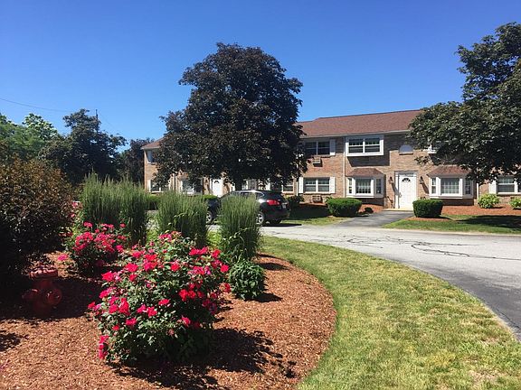 2nd image of 20 Washington Park Dr