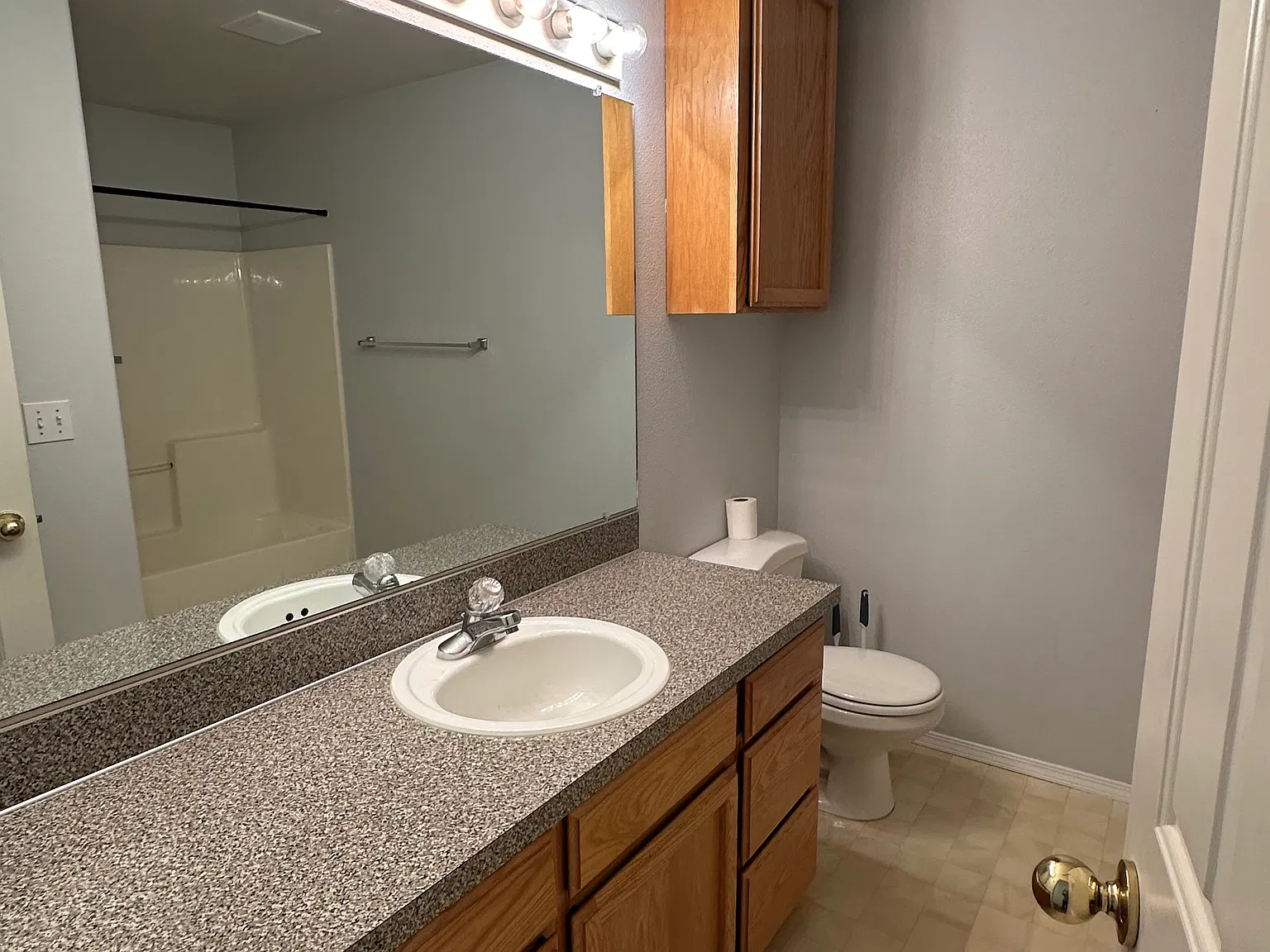 2570 Burlington St NE — Photo 4
