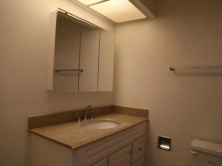 6738 Encino Ave #4 — Photo 9