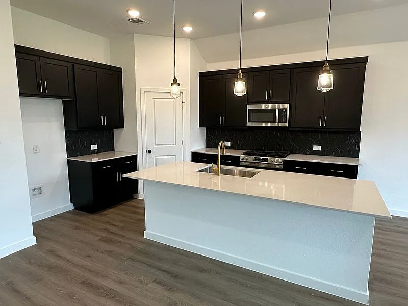 Building Photo - Eagle Meadow Trl