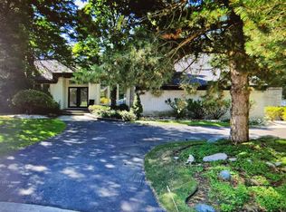 4805 Lenomar Ct, West Bloomfield, MI