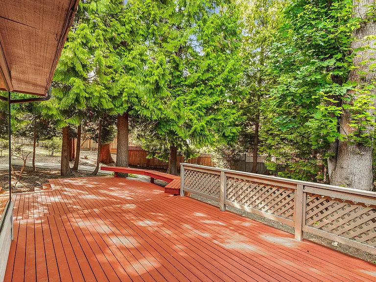 13702 NE 85th St — Photo 5
