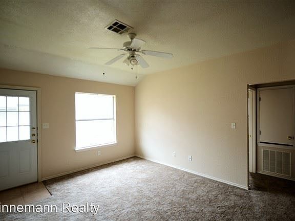 4th image of 3206A Toledo Dr