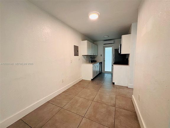 2nd image of 75 Washington Ave APT 10