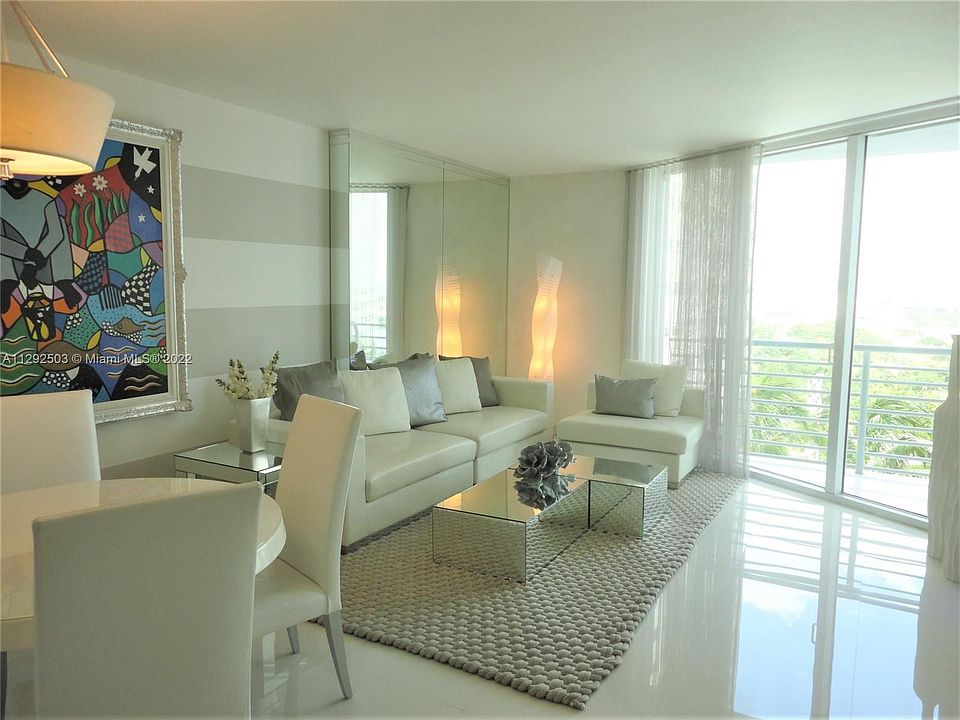 1st image of 325 Biscayne Blvd #1816