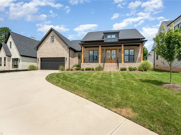 3902 Tee Island Ct, Greensboro, NC 27407