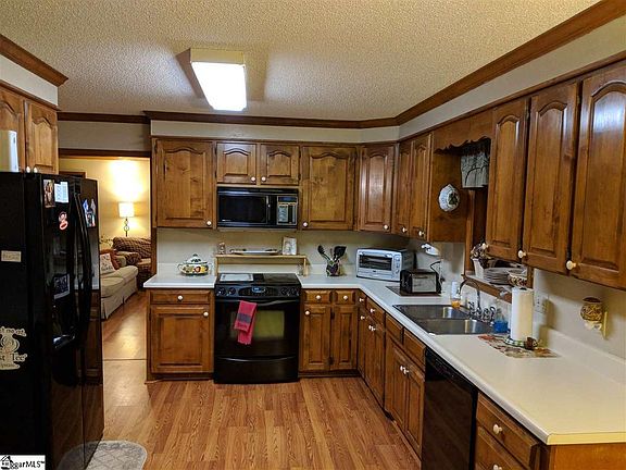5th image of 109 Woodcreek Dr