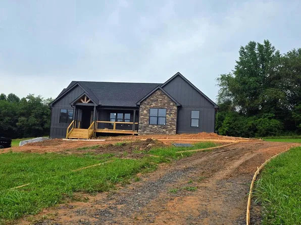2490 New Hope Rd, Morganton, GA 30560