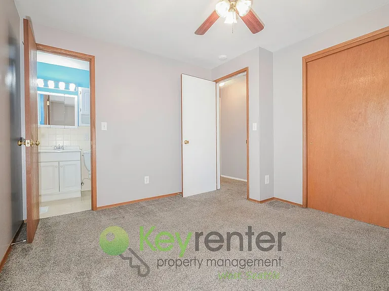 1327 S 232nd St — Photo 13
