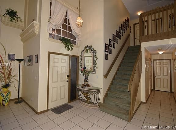 4th image of 594 SW 180th Ave