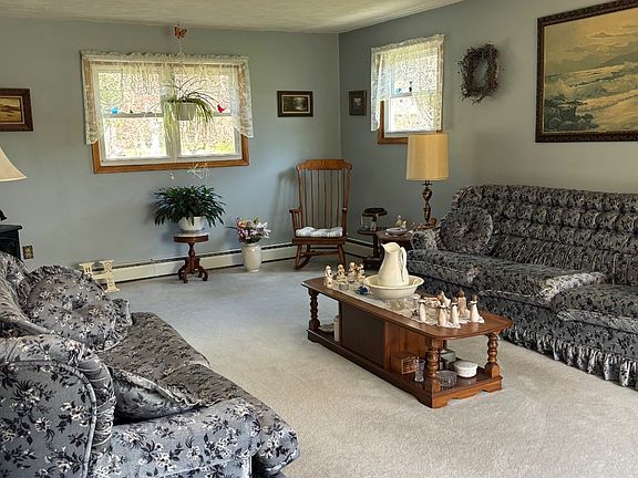 4th image of 9 Anthony Dr #4
