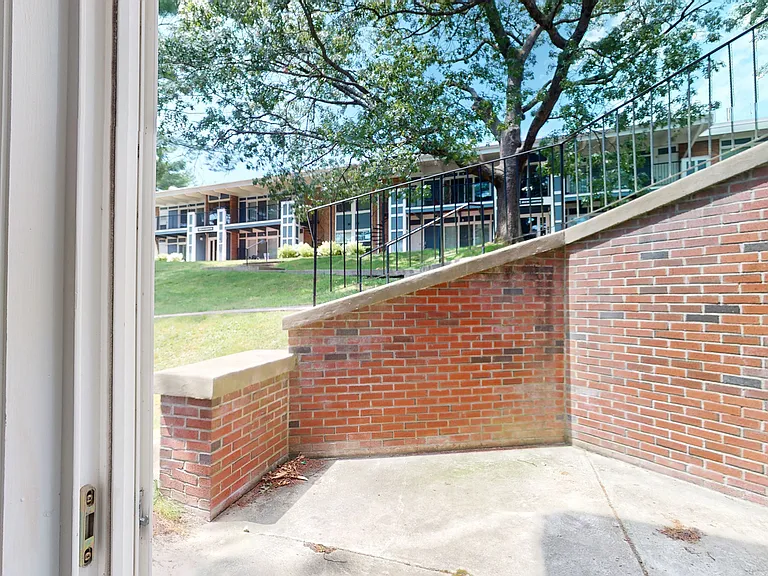 The Commons at Windsor Gardens — Photo 99