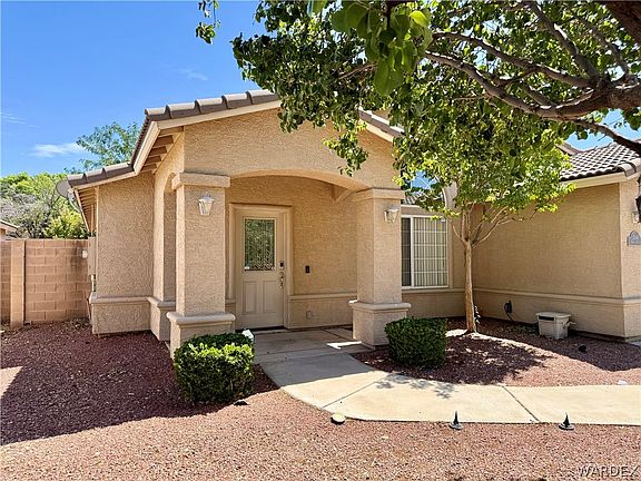 4th image of 3846 E Ames Avenue