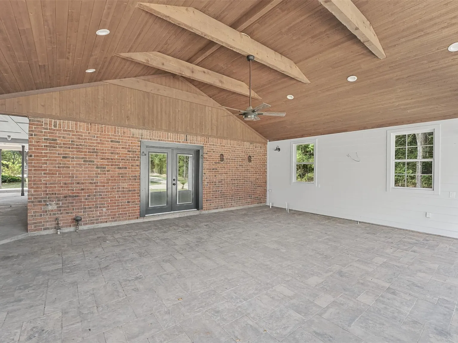 4 bed, 2.5 bath, 2193 sqft, $3,300 — Photo 2
