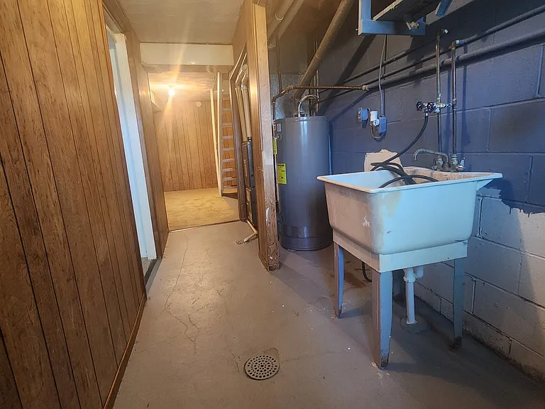 139 Whitestown Vlg #B — Photo 4