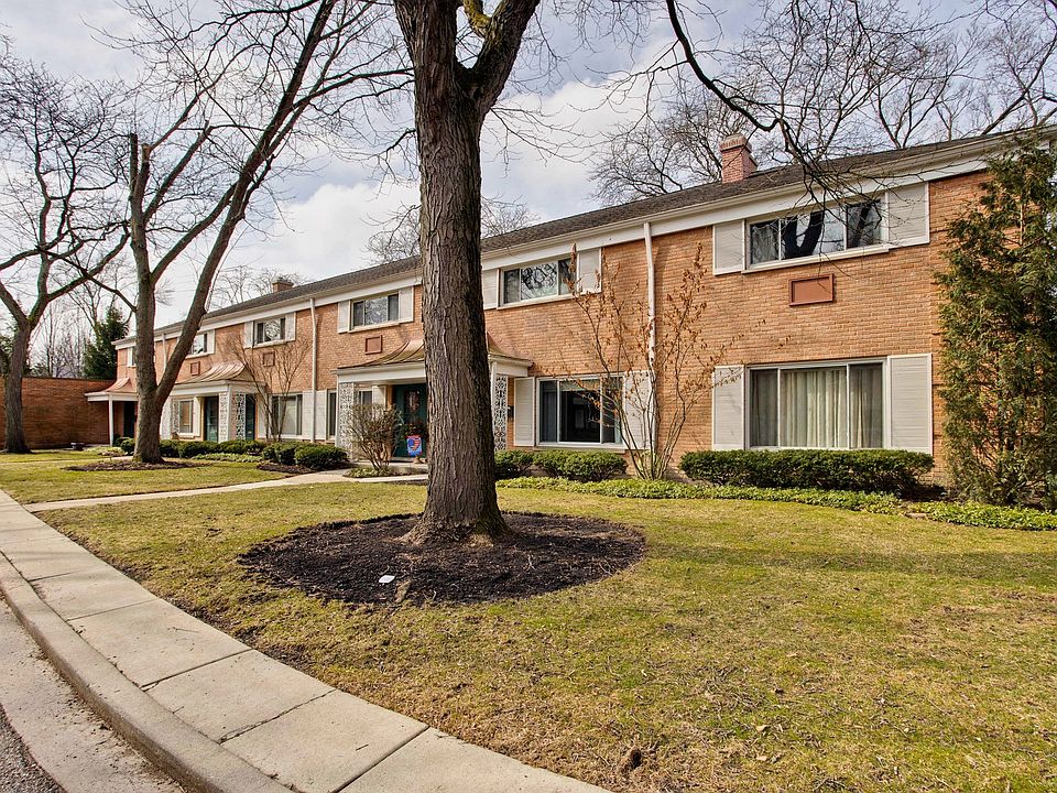 1st image of 660 Carriage Hill Dr