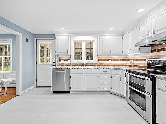 5th image of 73 Minehan Ln