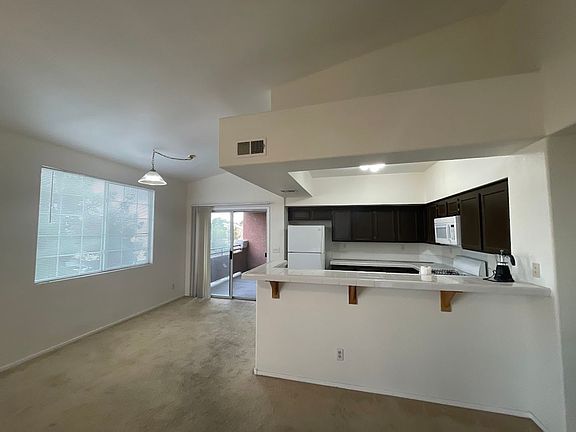 5th image of 1400 Seward St Unit 202
