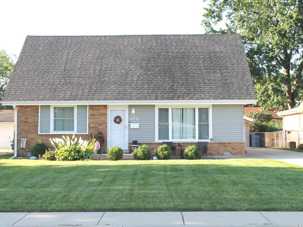 5237 Pleasant Ln, Crestwood, IL 60418