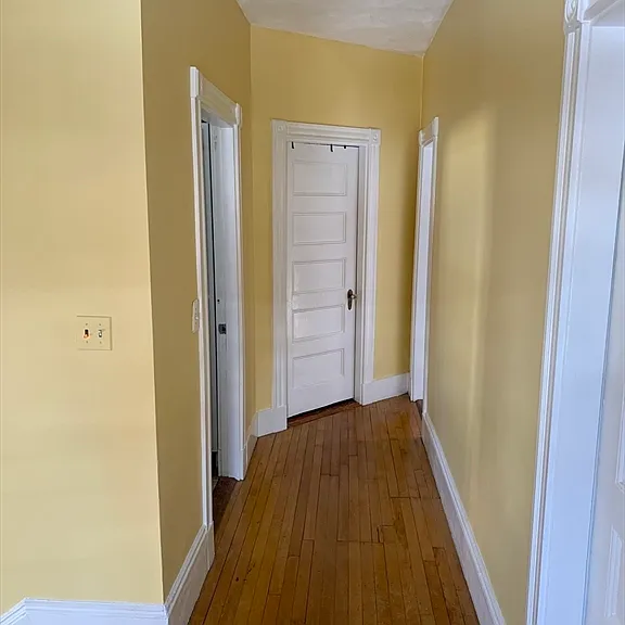 77 Sheridan Ave — Photo 10