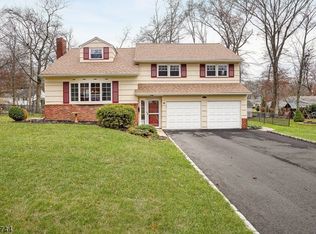 344 Fawn Ridge Dr, Scotch Plains, NJ 07076