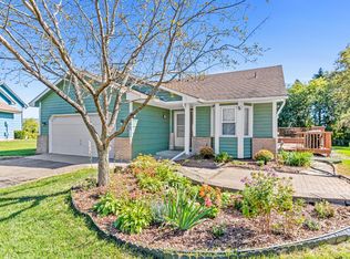 7245 Upper 36th St N, Oakdale, MN 55128