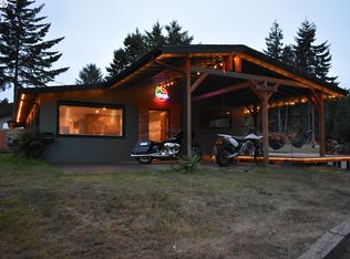 69177 Willow Rd, North Bend, OR 97459