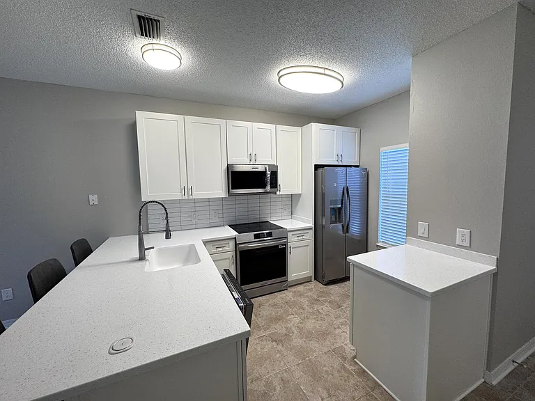 2703 Bay Club Dr — Photo 5