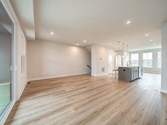 4th image of 14600 George Carter Way