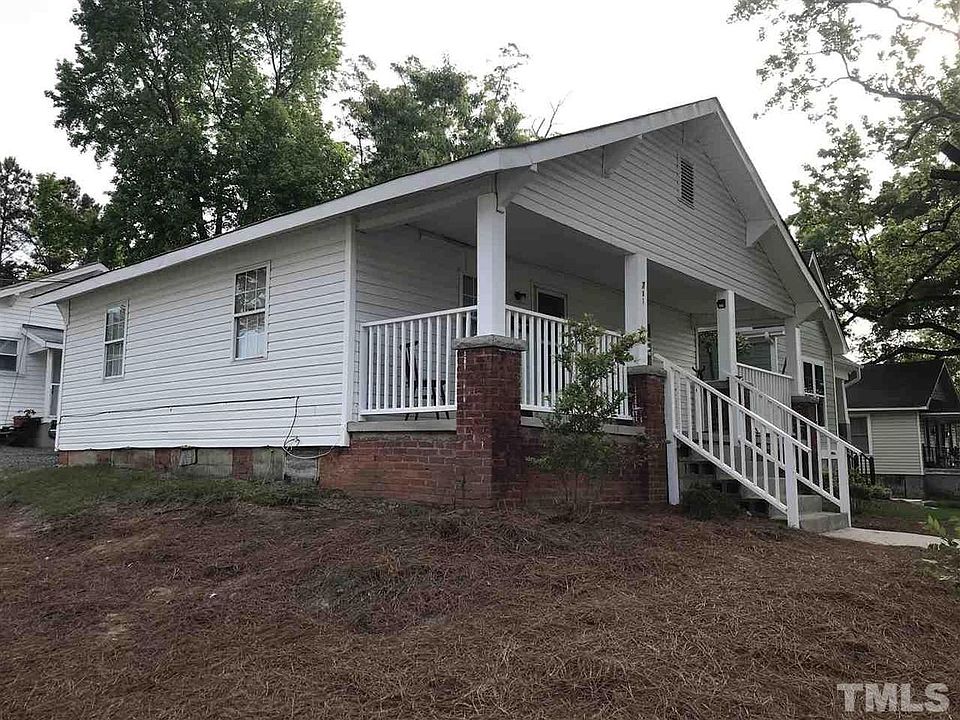 2nd image of 701 Dowd St