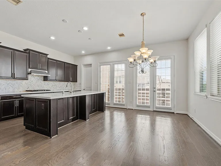 9679 Towne Lake Pkwy — Photo 11