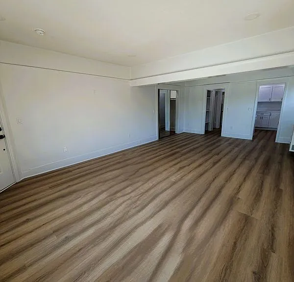 1175 E Broadway — Photo 3
